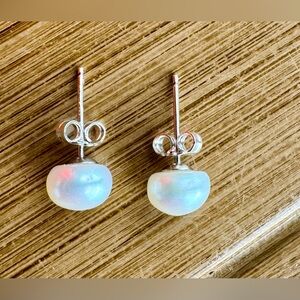 925 Sterling Silver Fresh Water Cultured 5MM Round White Pearl Stud Earrings